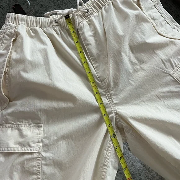 Aritzia Tna Squad Pocket Parachute Cream Elastic Waist Pants Size S - Picture 13 of 16